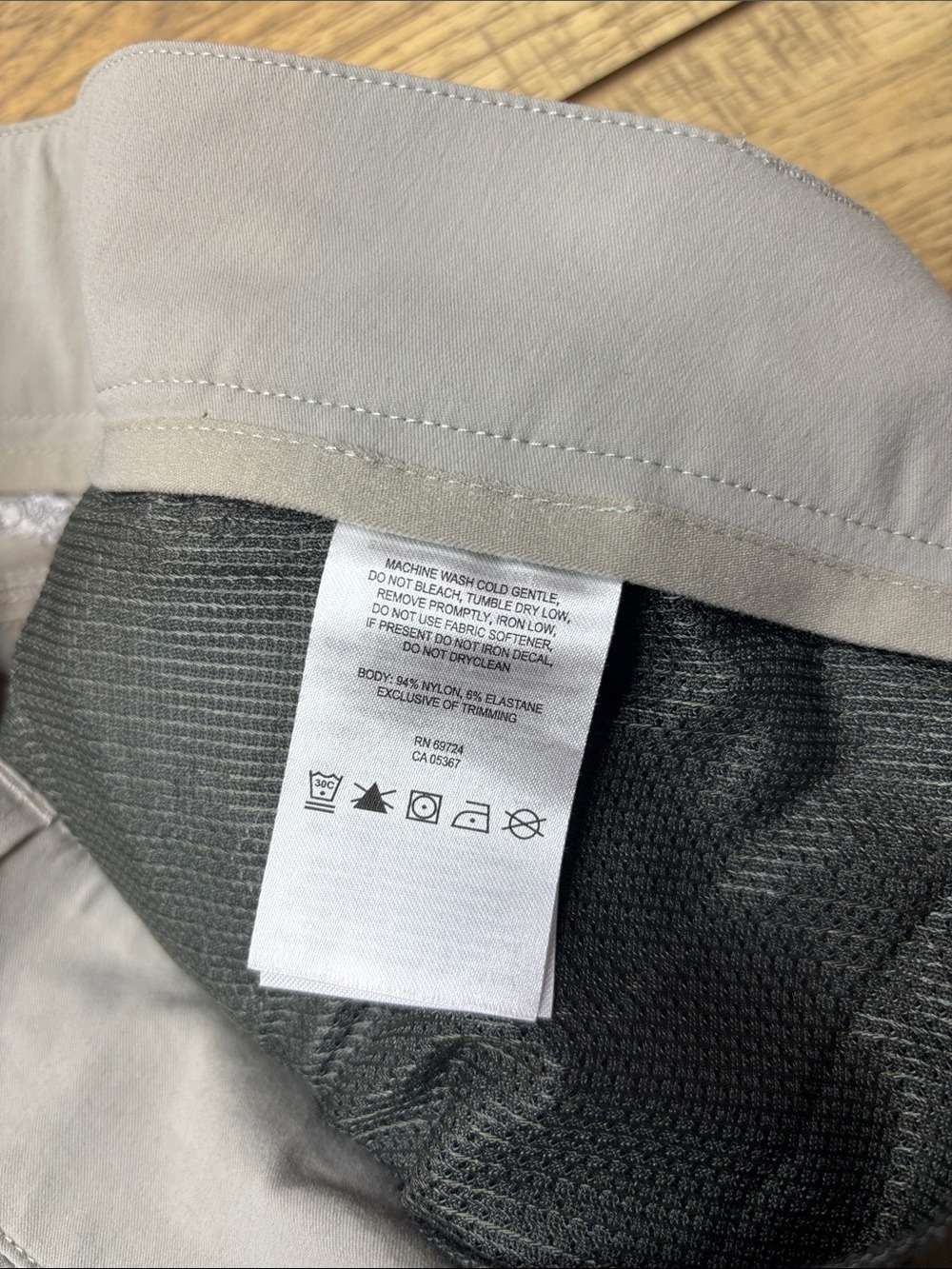 Women’s Columbia Mumbai Mover III Pants Omni Shade 30 Size 14 NWT - Picture 4 of 8